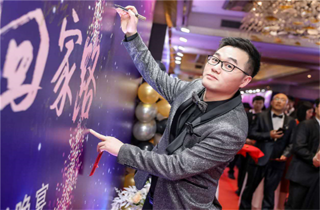 【高光“疫”事】勇敢逆行的特殊“网约车”——快盈lll90后，用信念打通生命运输线